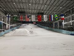 -乔波室内滑雪场