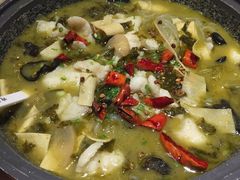 -渝是乎酸菜鱼(龙旗购物中心店)