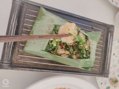 芭蕉叶包烧虾仁-沿途四季·云南菜·诗酒茶(蓝色港湾店)