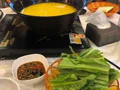 -鲜入围煮花胶鸡海鲜火锅