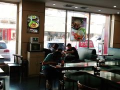 大堂-李先生牛肉面大王(营口大润发店)