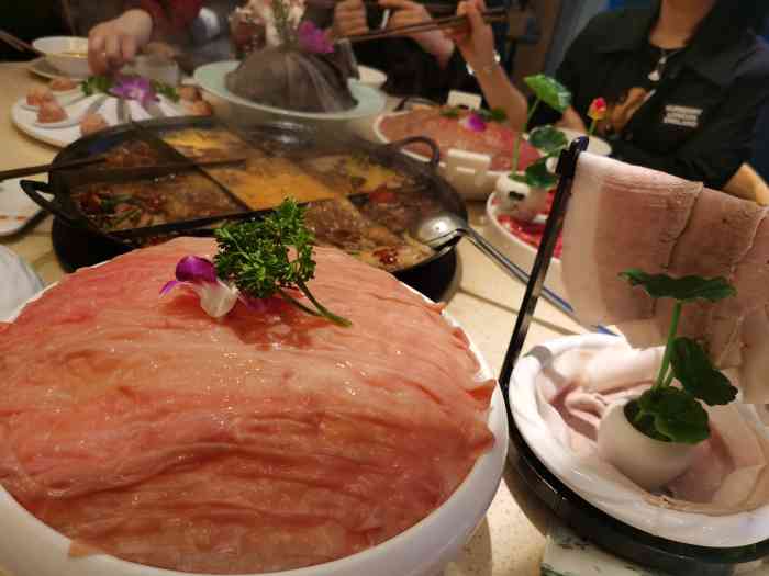 千里宴火锅(颐和小镇店)-"位置还比较好找 停车也比较方便 第一眼感.