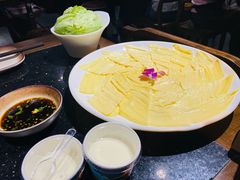 现做鲜油豆皮-山城鼎重庆老火锅(西安钟楼店)