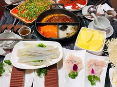 -热火朝天鲜切牛肉火锅(南强街巷店)