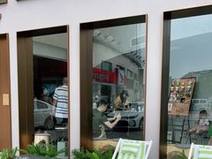 -HUG·拥抱咖啡(郑州宝龙广场店)