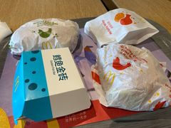 -麦当劳(展览路店)