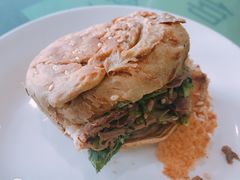 烧饼夹肉-护国寺小吃店(阜成门桥店)