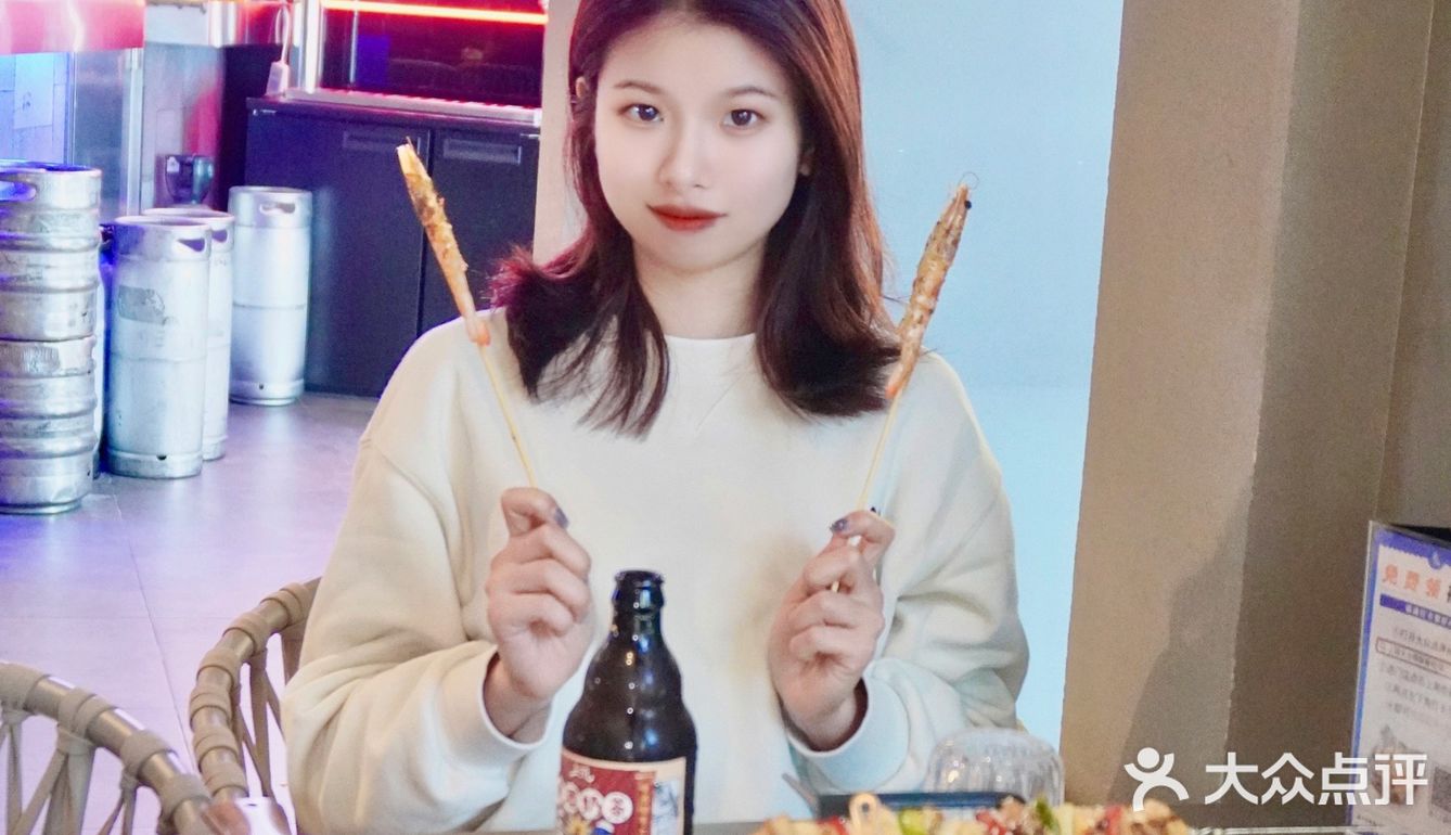 厦门探店｜有精酿又有榴莲披萨的天台餐吧