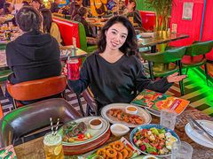 -Famous肥猫墨西哥音乐餐吧(五棵松华熙LIVE店)