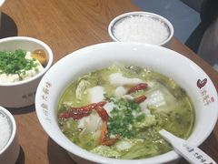 -渝是乎酸菜鱼(龙旗购物中心店)