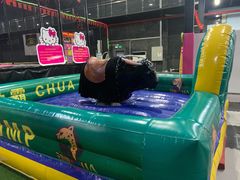 -嘿哟动霸CHUA·新潮玩运动娱乐中心·蹦床滑冰团建乐园