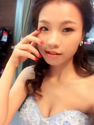 -现代经典婚纱摄影