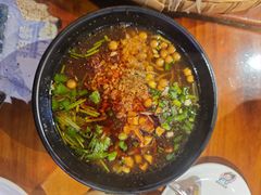 -爆炸头阿姨小四川正宗川味小吃(无任何分店)
