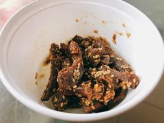 五香牛肉干-鑫记婆婆兔·成都特产·兔头手撕兔(太古里店)