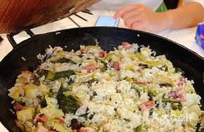 Iron Pot Rice with Vegetables