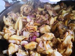 铜盘沙姜鸡-堤边美食