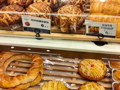 -昆明冠生园·蛋糕·面包(朗悦湾店)