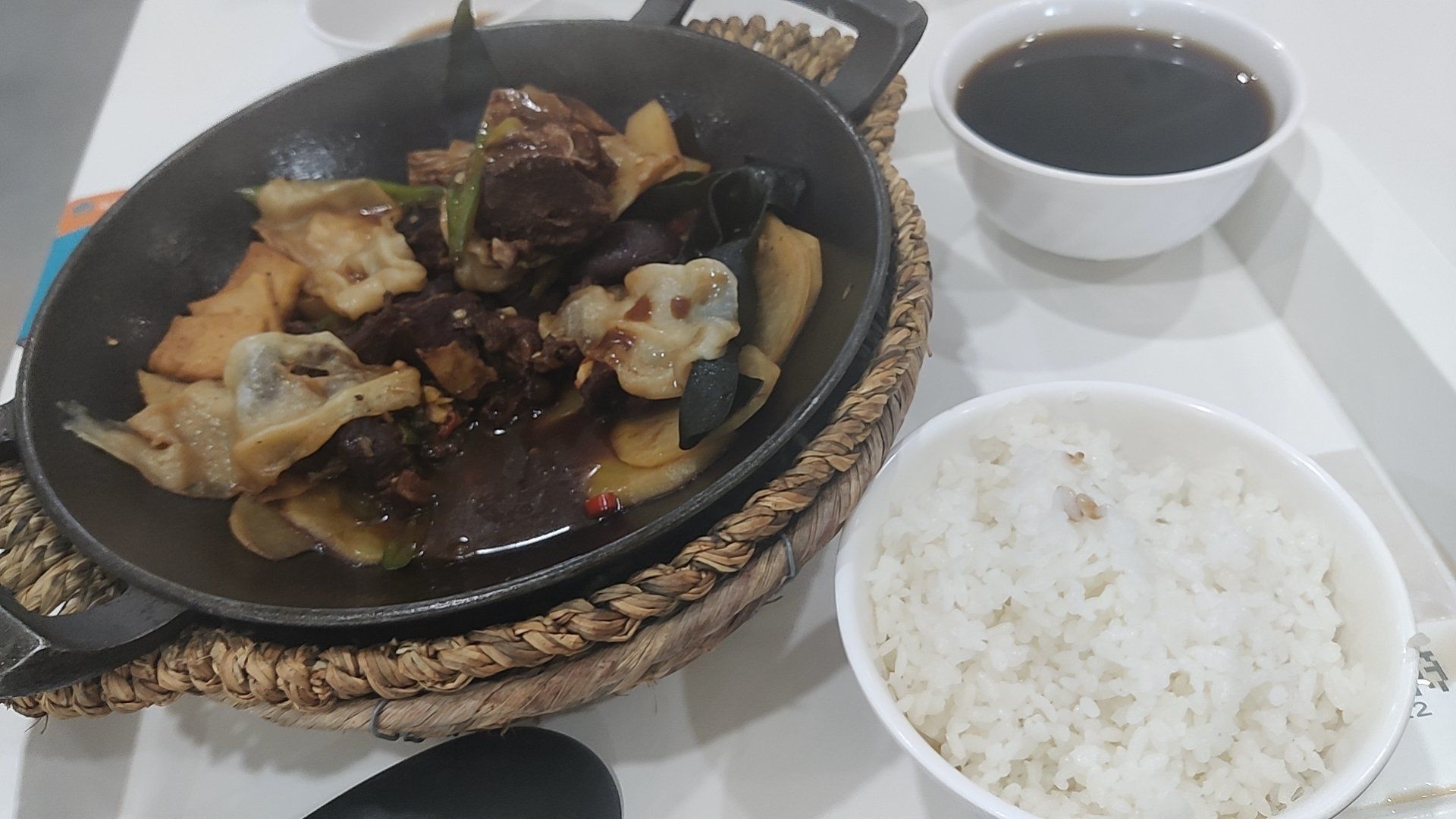 公司食堂地锅排骨