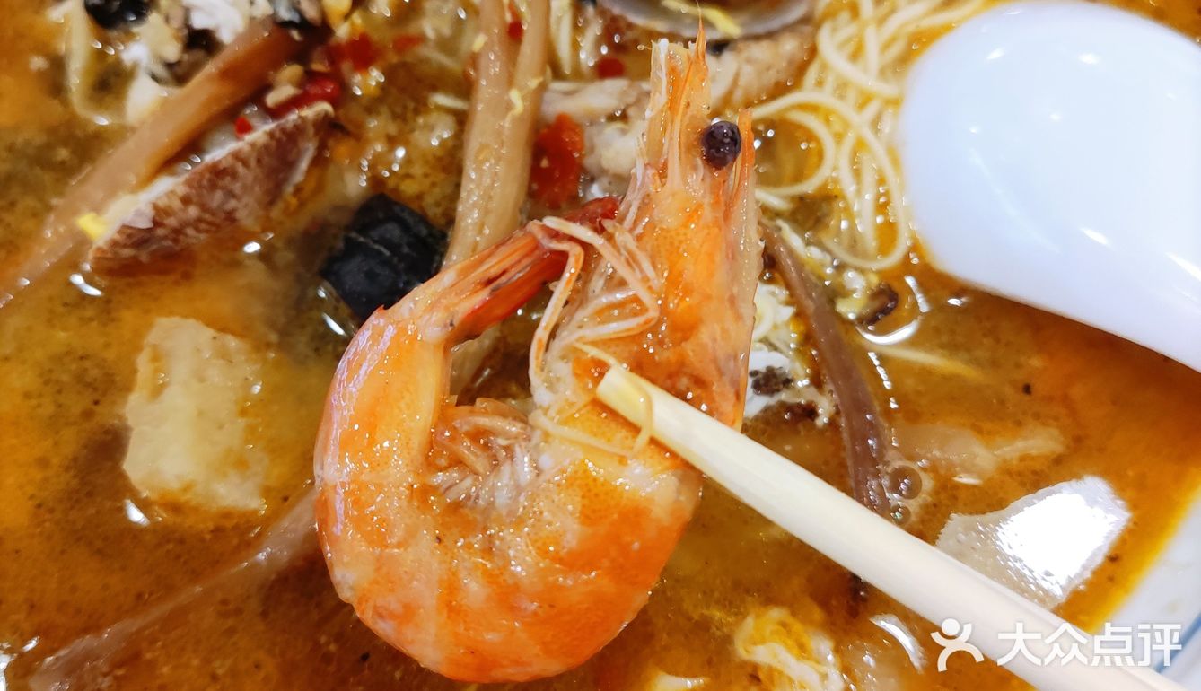 吃的太爽了。主食可以选择伊面或者米粉和竹升面