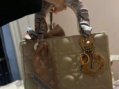 -小飞侠奢侈品回收 寄卖 养护(宝山宝龙广场店)