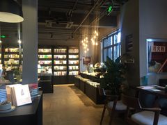 -阅西安新华书店(翠华南路店)