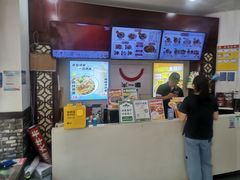 -牛一嘴·兰州牛肉面·大盘鸡(财富中心店)