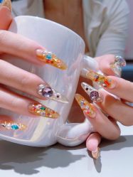 -丽心自助美甲美睫