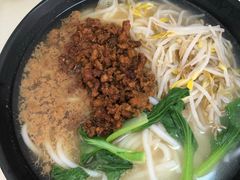肉酱米线-金家小金碗云南过桥米线