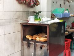 -Bánh Mì Huynh Hoa