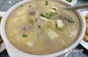 Pork Bone Stewed with Sour Cabbage and Vermicelli