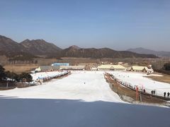 -十三陵雪世界滑雪场