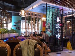 -三人行骨头王火锅(长寿店)