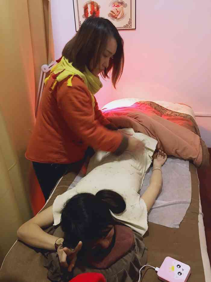 打分 环境超级无敌霹雳棒 那里的人都炒鸡好的亲切 总之感觉很nice