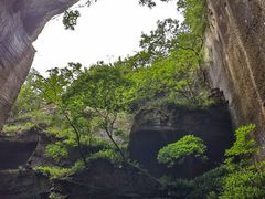 -伍山石窟