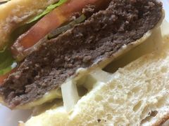 招牌牛肉汉堡-UPPER KITCHEN(延安路店)