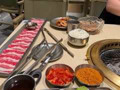 -蚂蚁洞·烤肉大营地(上海静安大悦城店)