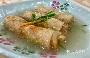 Shrimp and Tofu Skin Rolls in Rich Soup