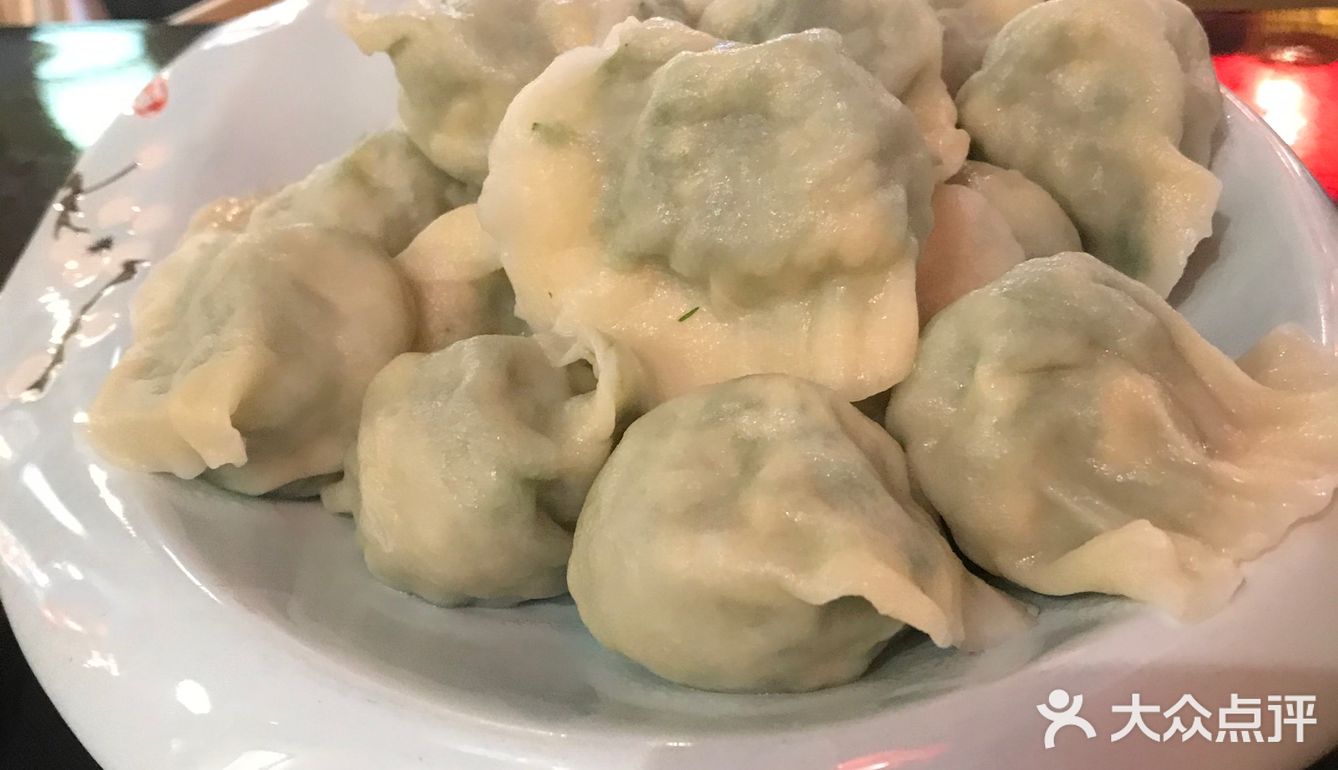 听朋友推荐他家饺子，果断坐地铁过来了