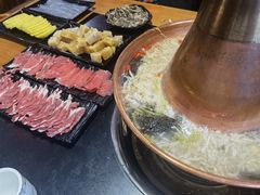 -果松木炭酸菜铜火锅·外婆参鸡汤