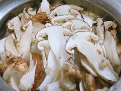 -东巴谷野生菌火锅餐厅