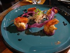 煎虾配紫薯泥薯片及姜味柠檬汁-AZUL by FUEL蓝色·法式酒馆(琶醍店)