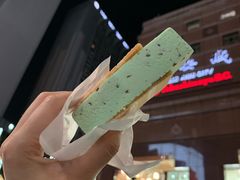 -詹爷爷乌节路街头冰淇淋