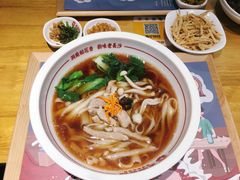 -呷佬·长沙手工米粉(金沙江路店)