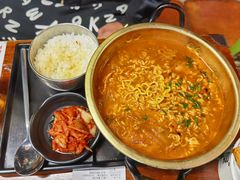 泡菜培根辛拉面-米屋石锅拌饭(师大店)