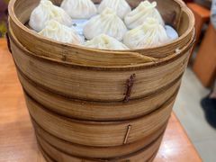 -莱莱小笼·乔艾