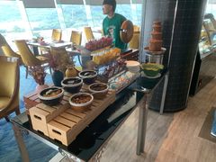 -宝利来国际大酒店-凤凰阁旋转餐厅