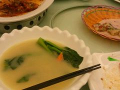 -东豪园林海鲜酒家(南港路辅路店)