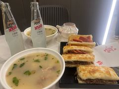 -高玛纳驴肉火烧(一世界店)