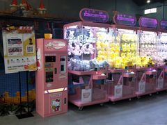 -嘿哟动霸CHUA·新潮玩运动娱乐中心·蹦床滑冰团建乐园