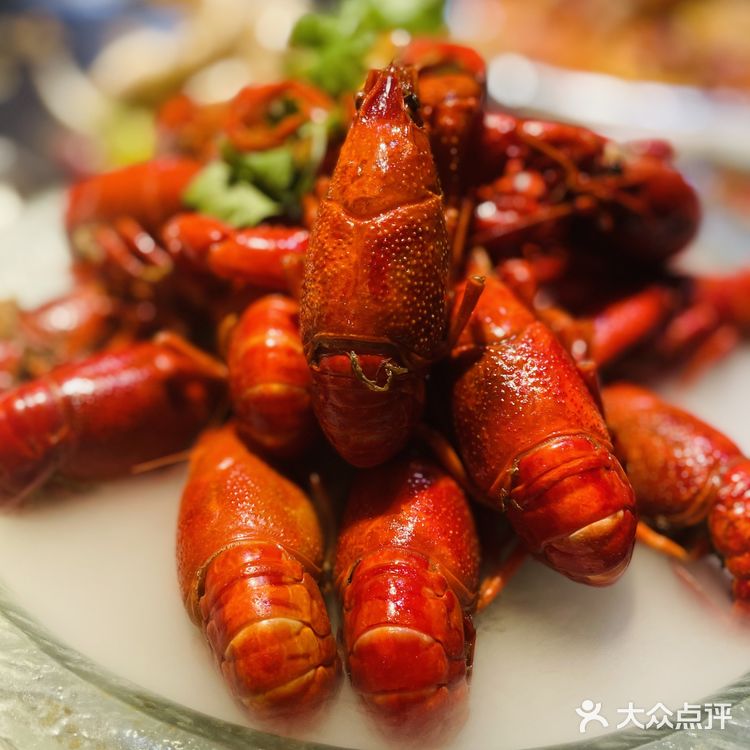 美味炸裂的小龙虾夜排档盛宴